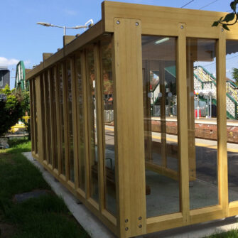 Accoya---Rail-Shelter--full-width