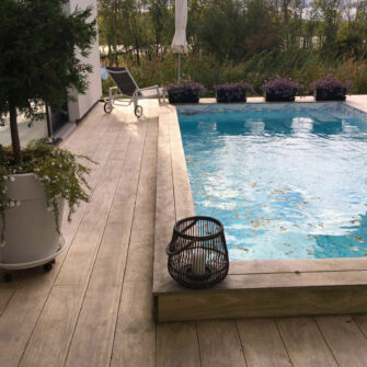 Accoya-decking---Villa-Lumous-four-years-on---hero