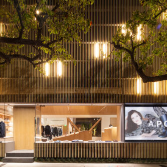 Accoya-wood-cladding---APC-clothing-store,-Los-Angeles,-hero