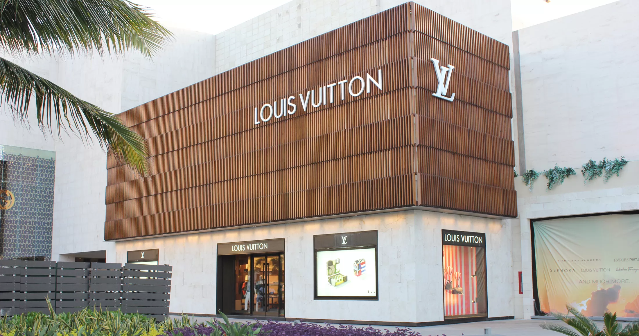 Louis Vuitton Design - Accoya