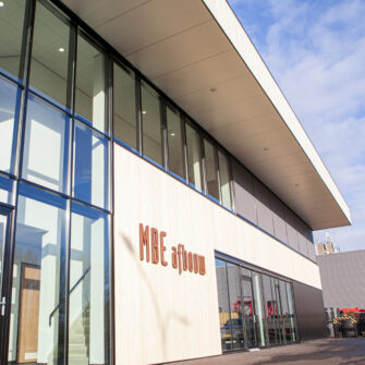 Accoya-wood-cladding---MBE-afbouw-Dekker-hout-Impact-content-image