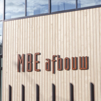 Accoya-wood-cladding---MBE-afbouw-Dekker-hout-in-page-content