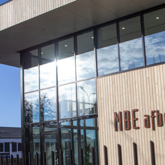 Accoya-wood-cladding---MBE-afbouw-Dekker-hout-project-stats-content-image