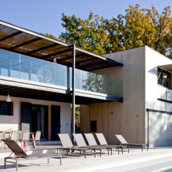 Accoya-wood-cladding-and-decking---Vaucluse-villa,-France---Elodie-Rothan--in-content