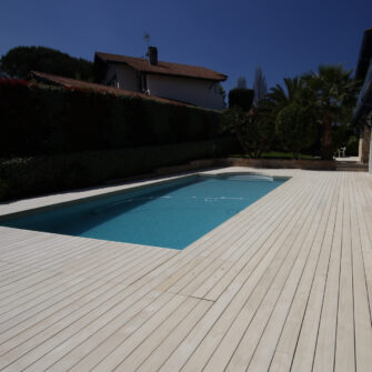 Accoya-wood-decking---natural-pools,-Biarritz,-France--square-3
