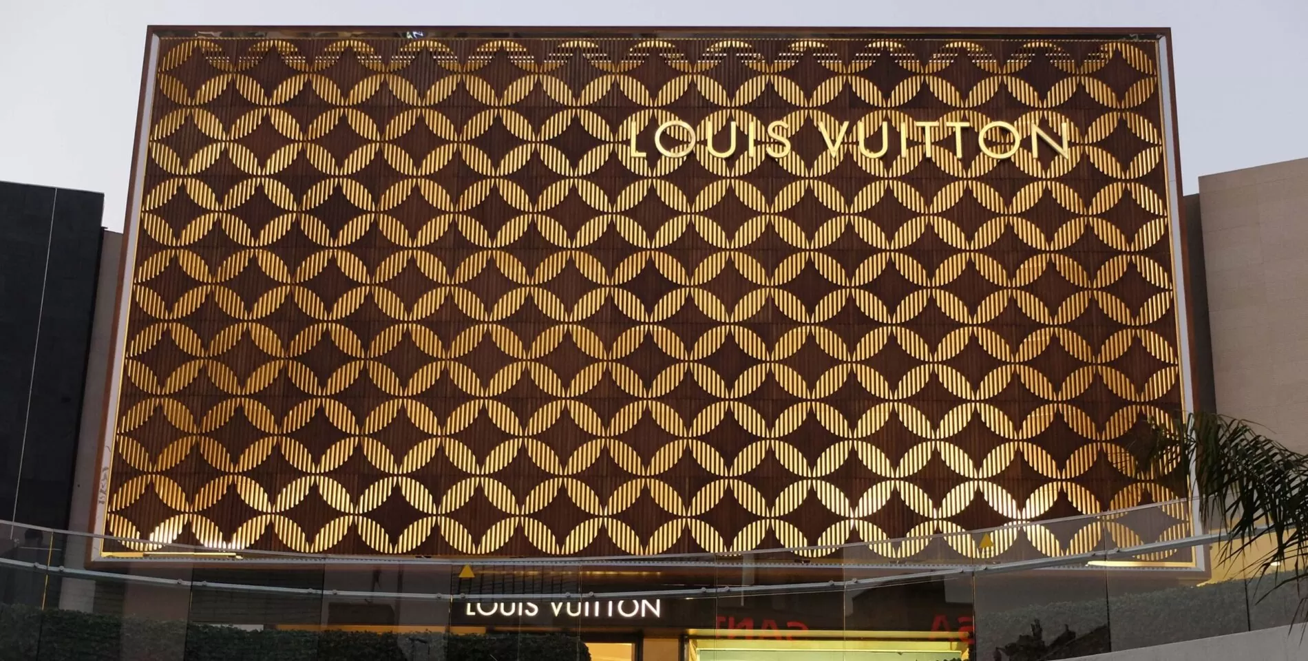 Louis Vuitton Matsuya Ginza Facade Renewal / Jun Aoki & Associates