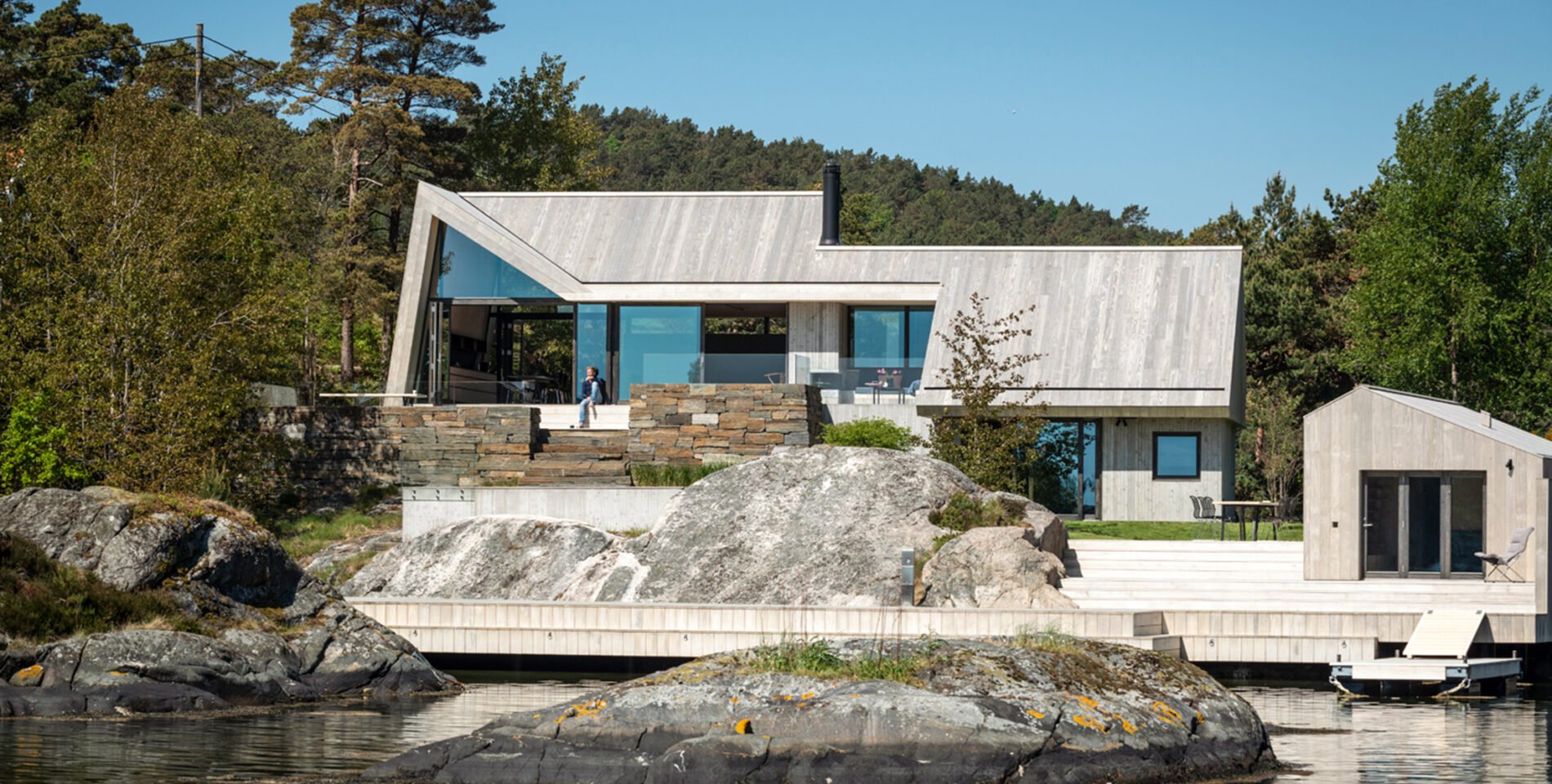 Televisie kijken Overzicht Een effectief Prachtige woning aan zee in noorwegen uitgevoerd met accoya® hout