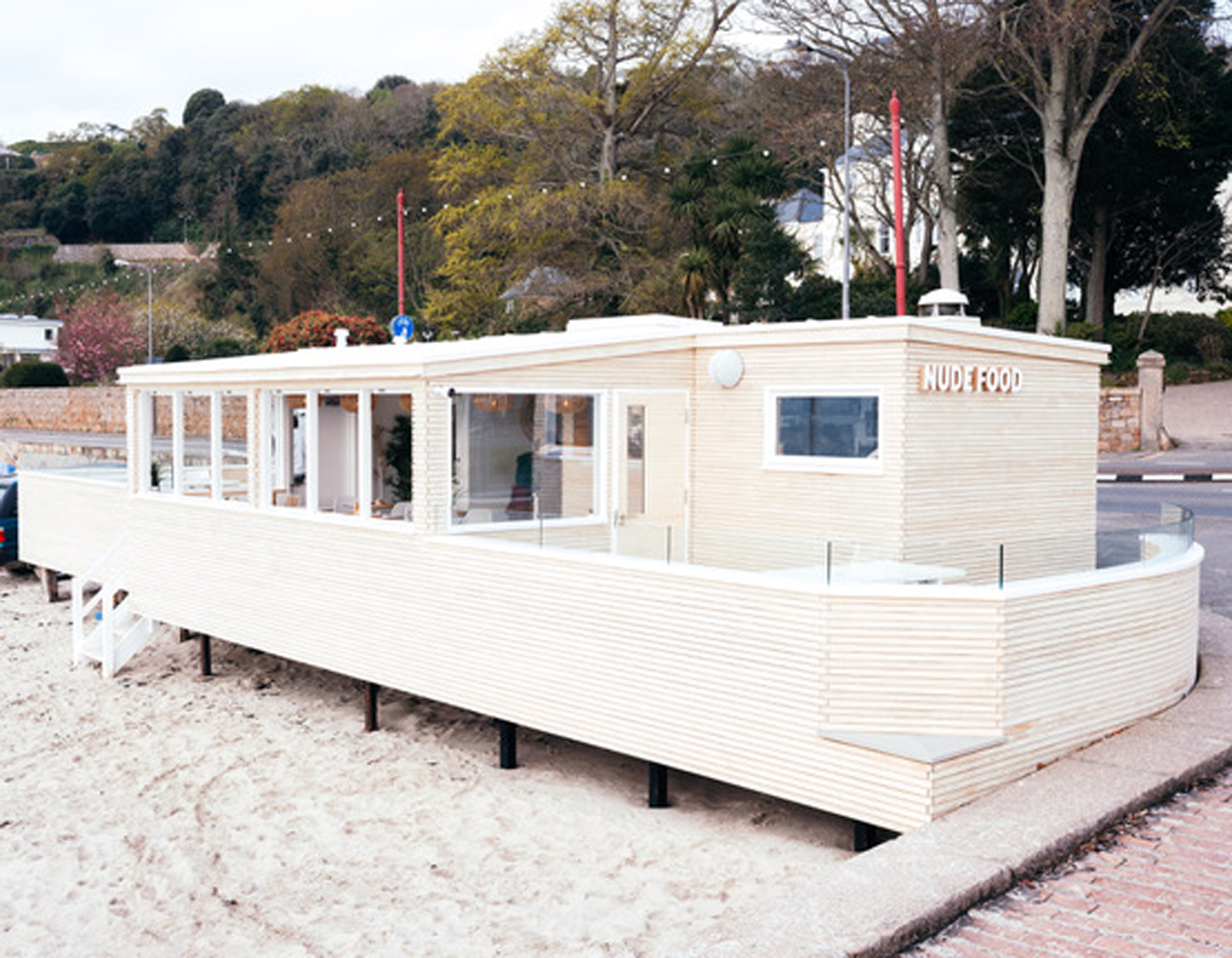 Accoya cladding, natural cladding, beach cafe