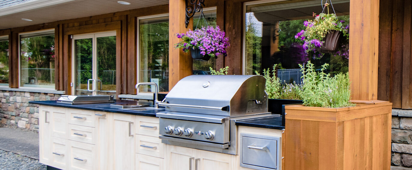 Oak-Hills-Woodcraft-Accoya-exterior-kitchen-feature-image