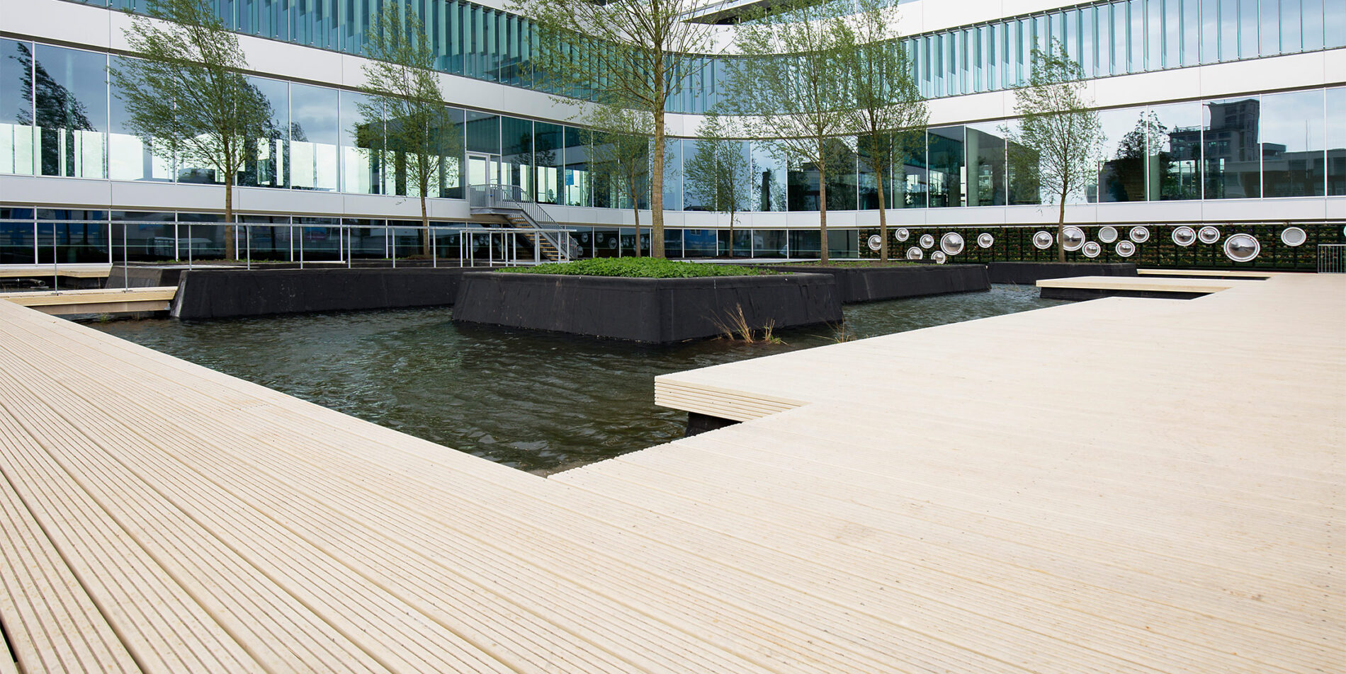 Venlo City Hall, Accoya decking 
