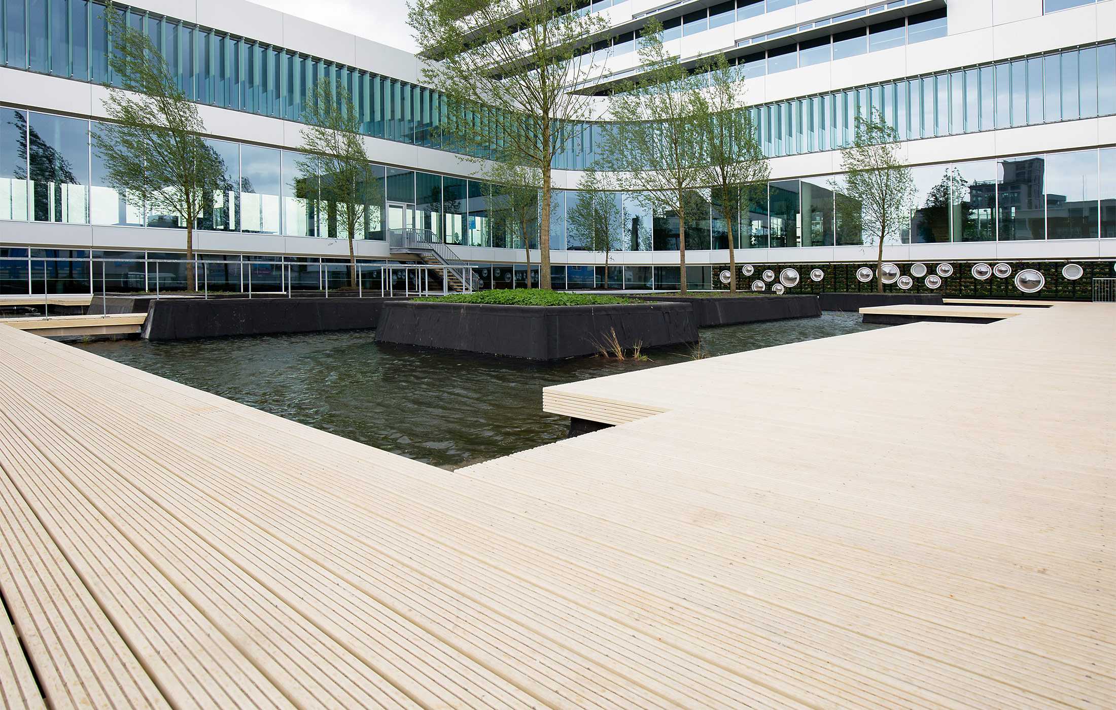 Venlo City Hall, Accoya decking