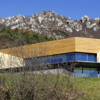 alpine-italian-villa--full-width