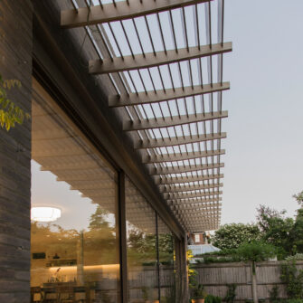 Jeff-Kahane-brise-soleil--square