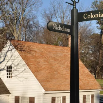 Colonial signage - hero image