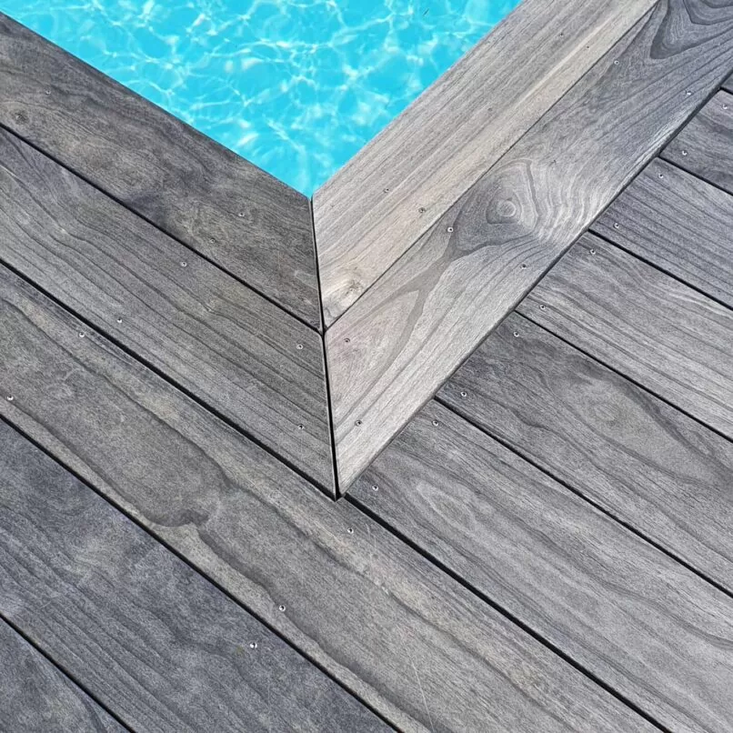 Accoya Color Grey Holzterrasse und Poolumrandung