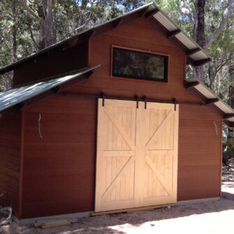 Accoya-Barn-door-WA-Australia-M&B-hero-wide