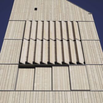Accoya Verschalung des Kirchturm Bleibach in Nahaufnahme