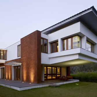 Accoya windows_Vasco House_Cantilever_Ritikaa Wood_wide