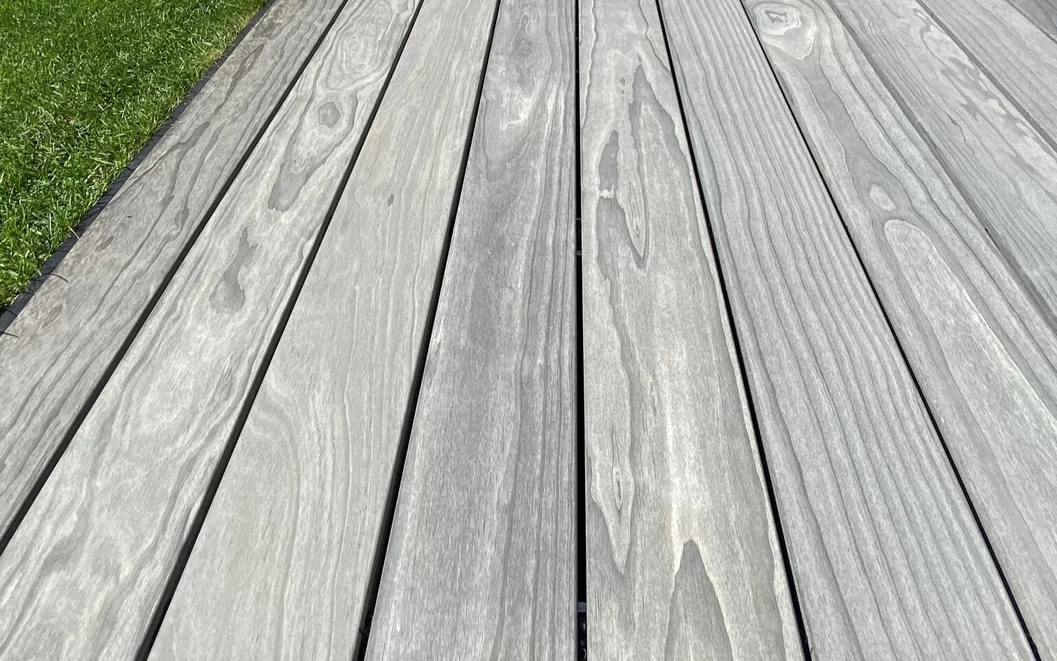 wood-deck-accoya-grey