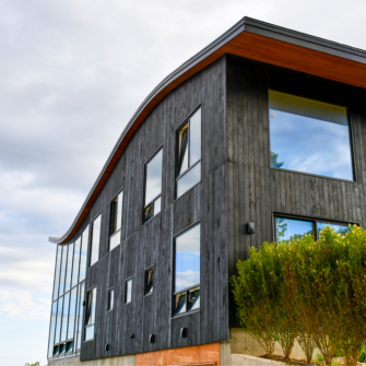 Accoya_Siding_Long Island_Pioneer Millworks_Square 1