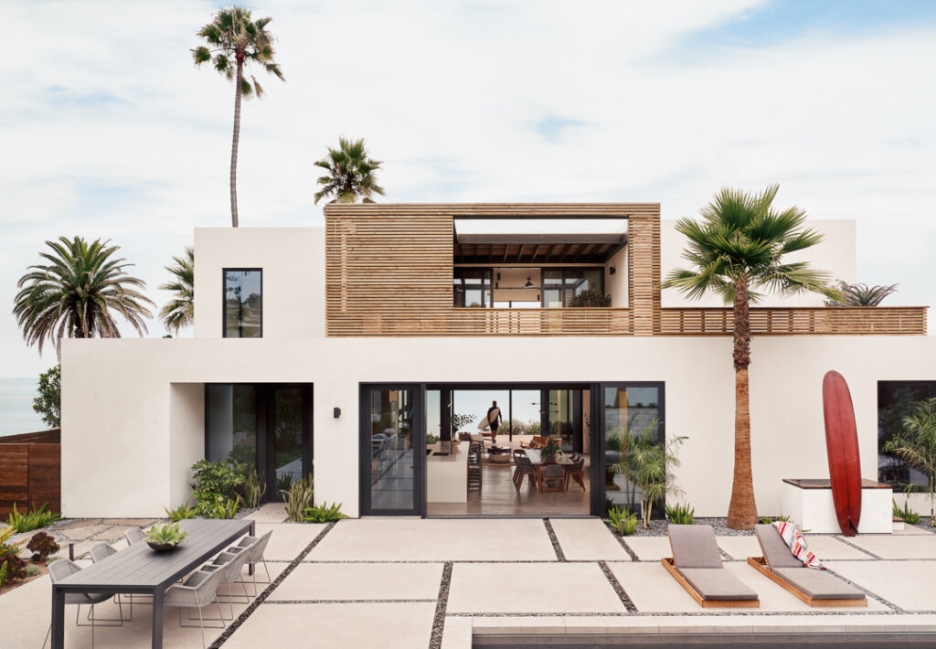 Accoya wood cladding becomes a beautiful privacy screen on the San Diego, CA coastline at a private residence.