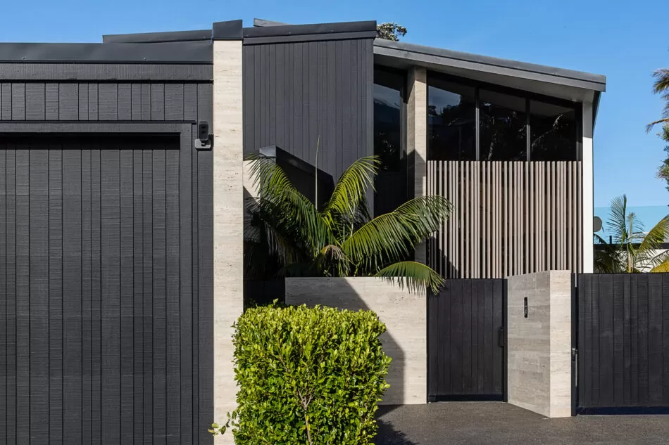 Dark Accoya cladding makes Clifftop connection stand out