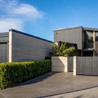 Arcreate-RedBeach, NZ-Accoya dark cladding