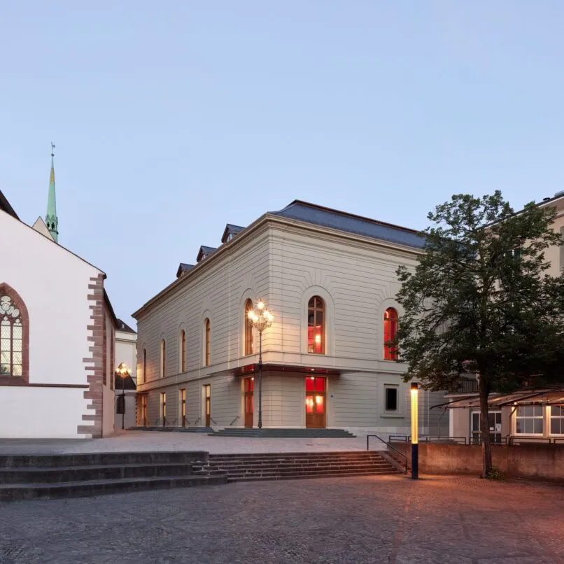 Accoya-Holz Fassade: Neugestaltung des Stadtcasino Basel