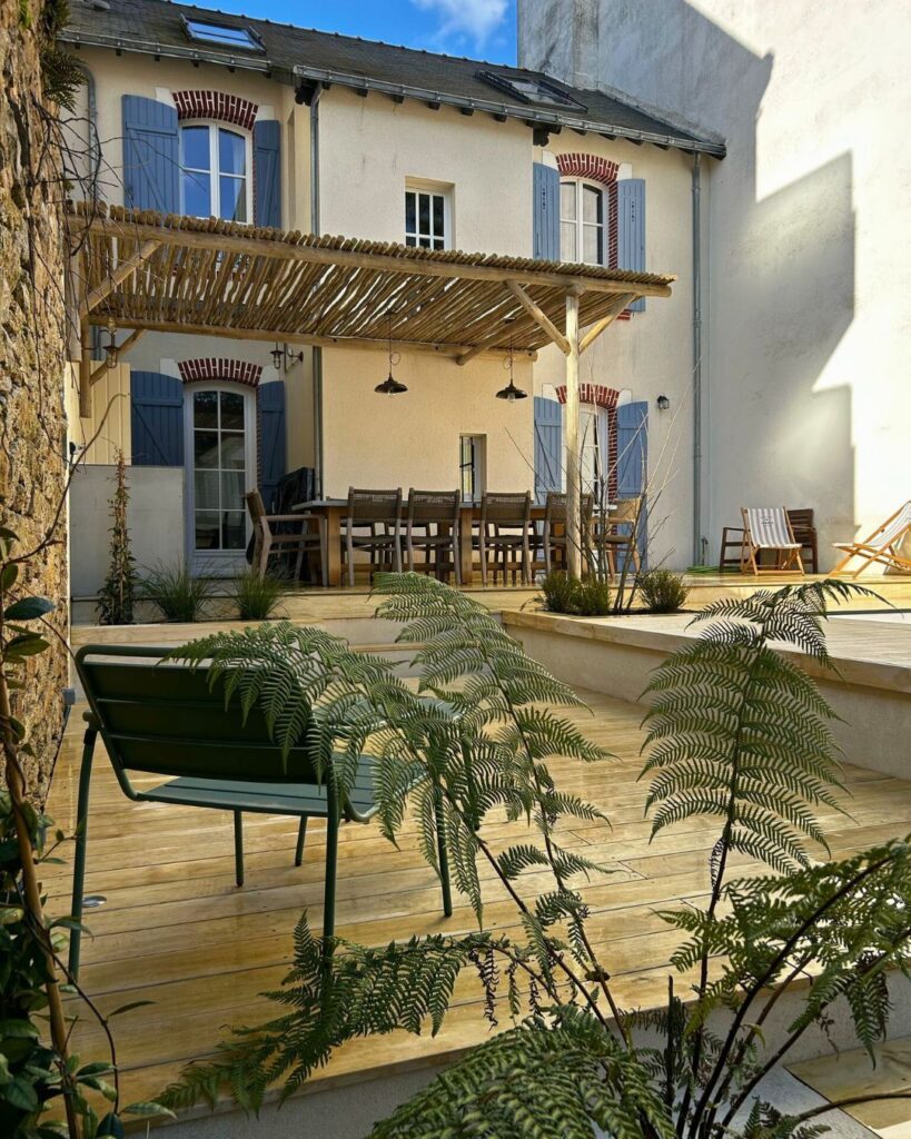 Terrasse en bois Accoya à La Baule : un espace extérieur d’exception, entre design et technicité