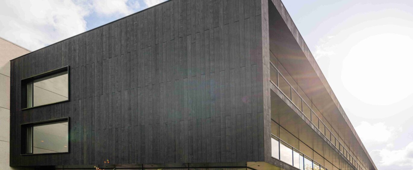ACC_Spain_Cladding_Comm_STUA showroom_Gamiz (4)_4_11zon