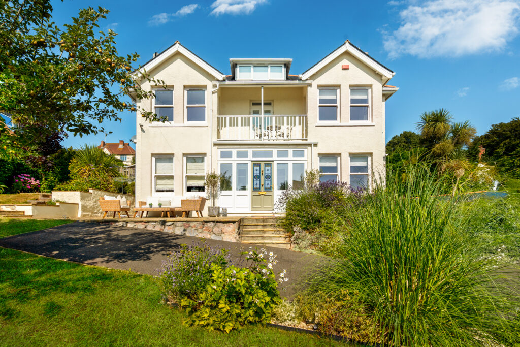 Accoya Wood Doors: Unlocking Timeless Design 