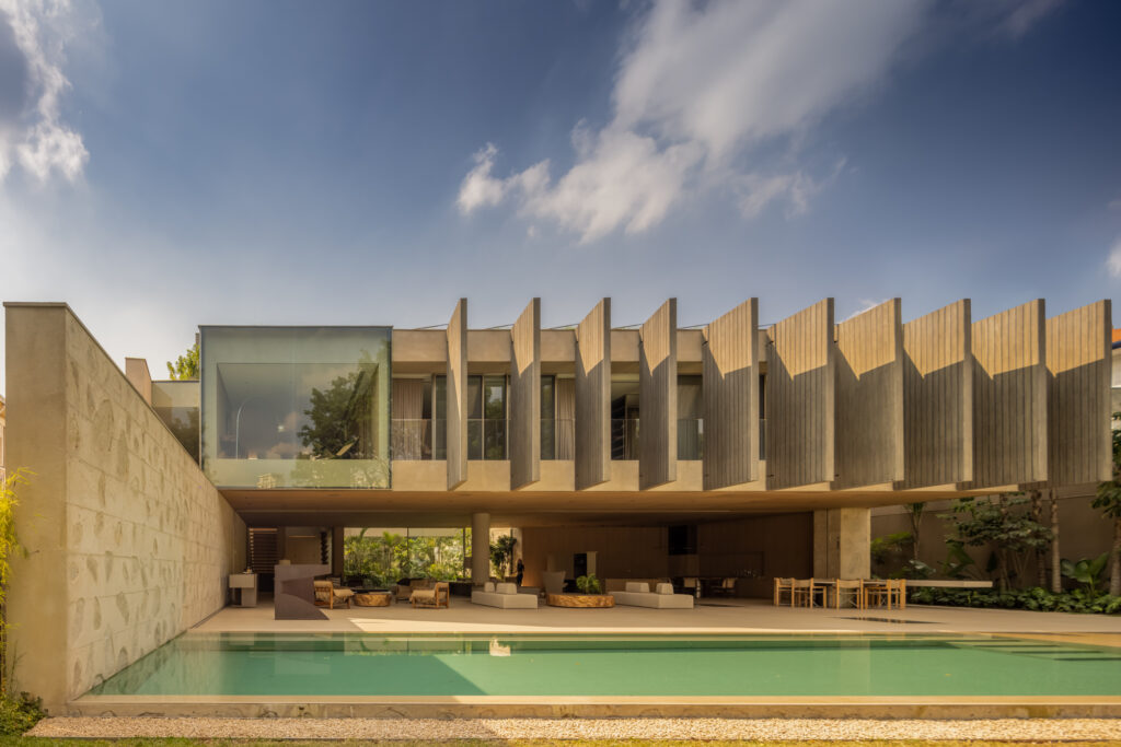 Accoya Wood Brings Durability and Precision to Casa Pacaembú 